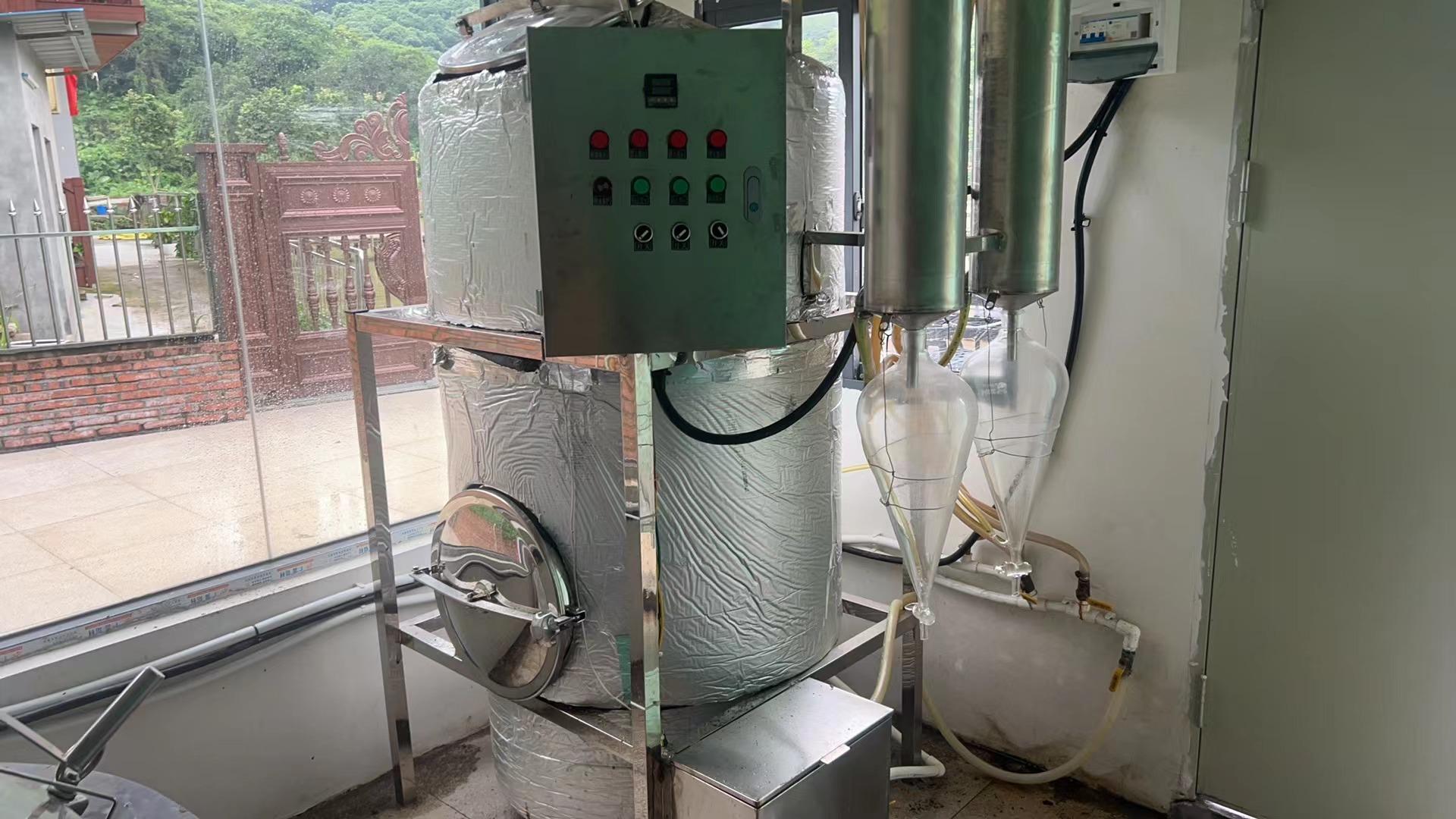 提煉精油設(shè)備